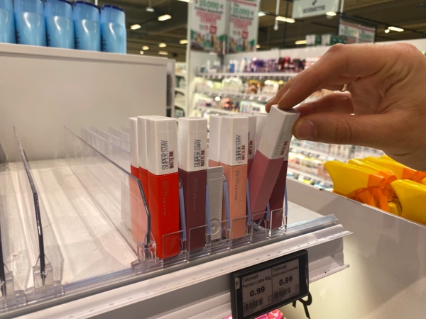 Mini-Compartment-Vario-Kosmetik-Entnahme_2024_jpg
